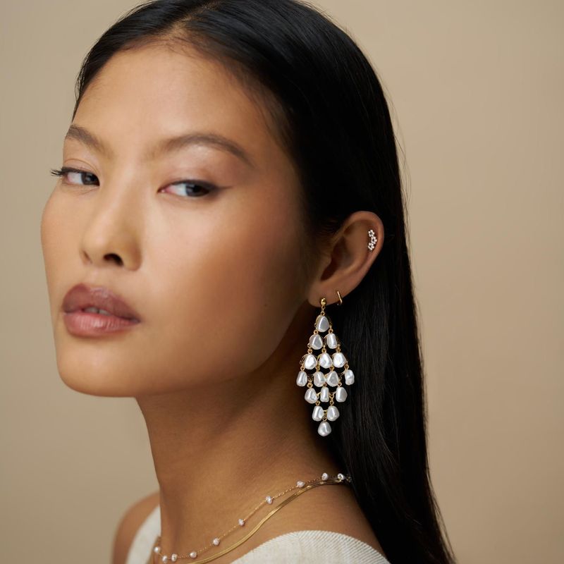 40084 Statement Pearl Chandelier Drop Earring