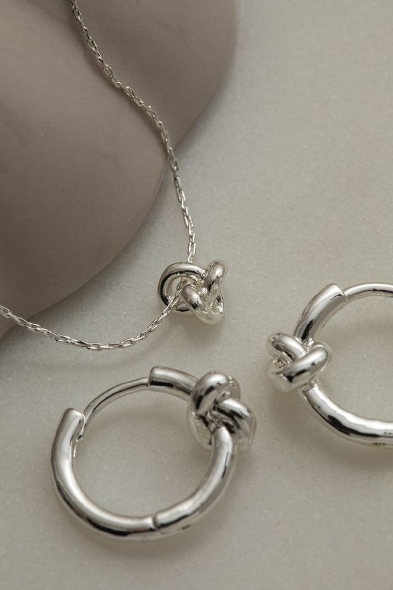 29466 Mini Knot Fine Collar Necklace - Silver